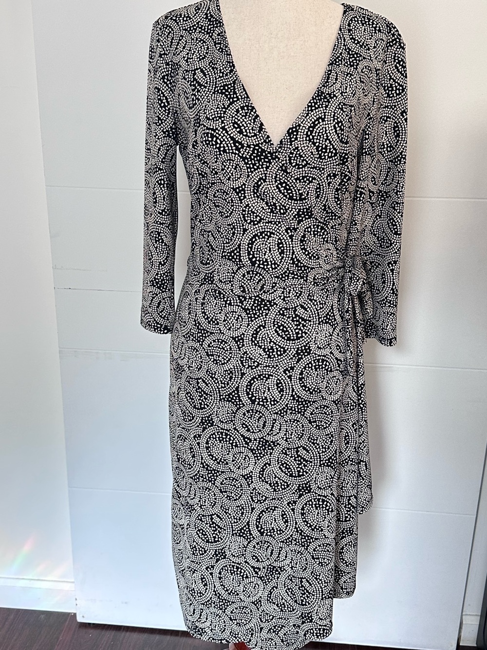 BCBG Paris 3/4 Sleeve Wrap Style Dress Abstract Print Size M